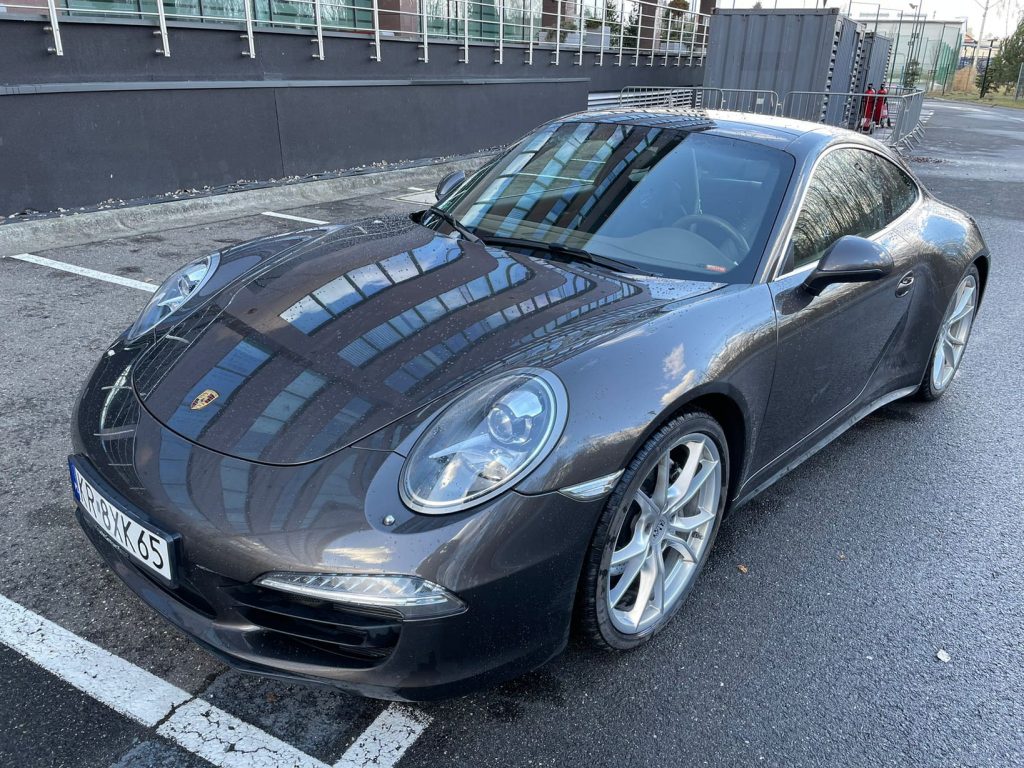 Sprzedam Porsche 911 carrera 4 gwarancja