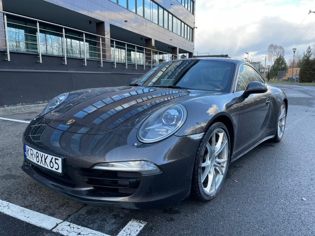 Sprzedam Porsche 911 carrera 4 gwarancja